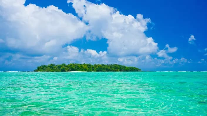 la-mer-demeraude-de-madagascar-un-sejour-paradisiaque-au-coeur-du-lagon